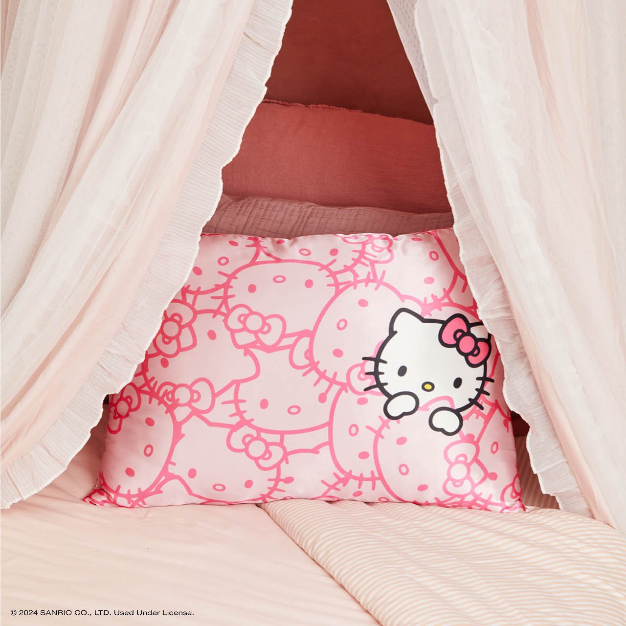 Model with Hello Kitty x KITSCH Pink Kitty Faces Standard Satin Pillowcase